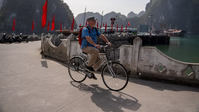 Bill Bailey's Vietnam