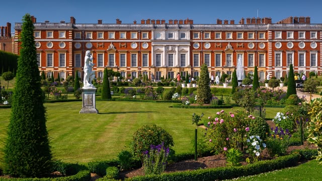 Secrets of the Royal Gardens