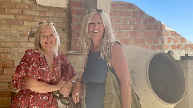 Bargain‑Loving Brits in the Sun