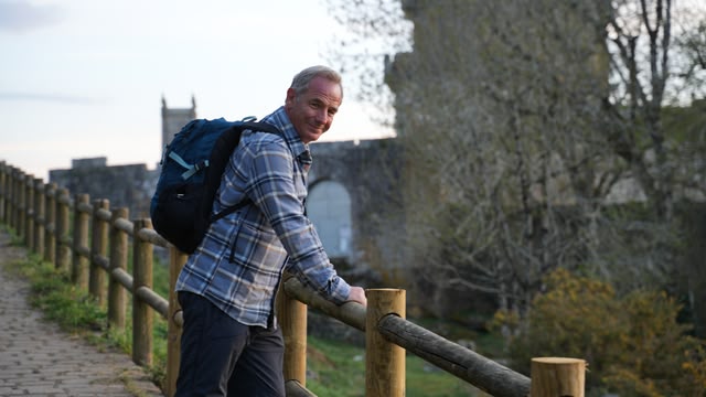 Robson Green: World's Most Amazing Walks