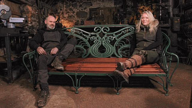 Salvage Hunters: The Restorers
