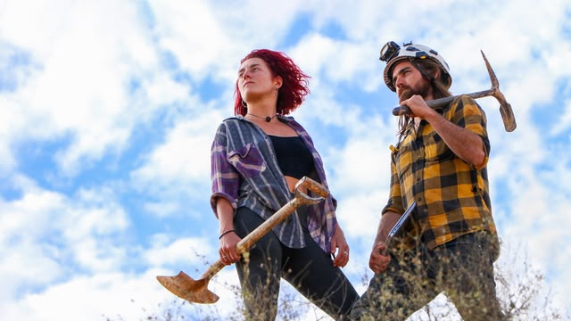 New: Outback Opal Hunters
