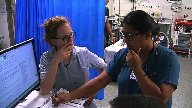 24 Hours in A&E