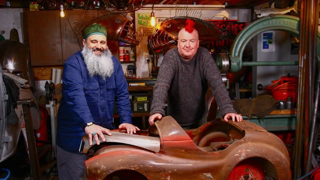 Salvage Hunters: The Restorers