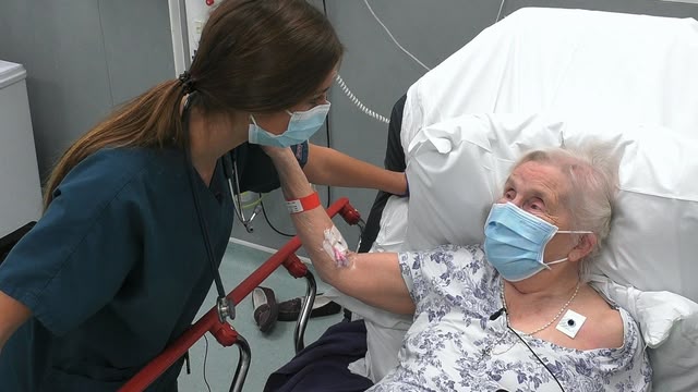 24 Hours in A&E