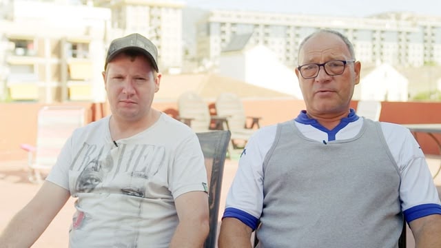 Bargain‑Loving Brits in the Sun