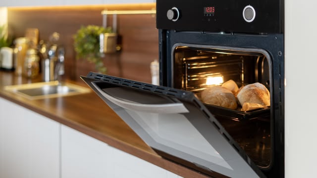 Air Fryers vs Microwaves