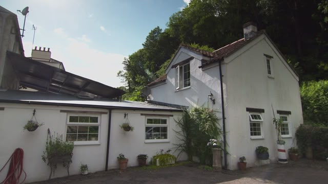 Escape To The Country