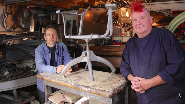 Salvage Hunters: The Restorers