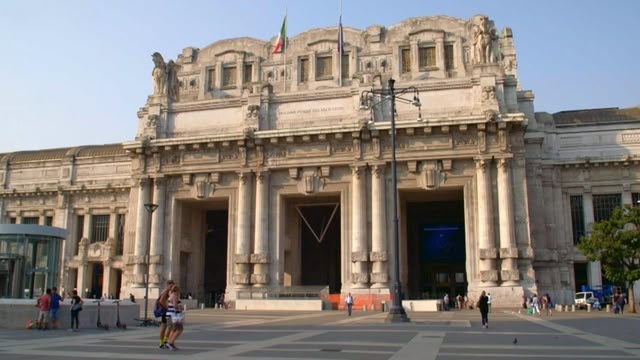 The Architecture the Railways Built