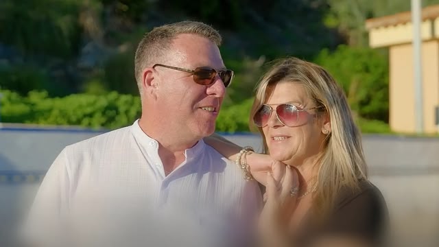 Bargain‑Loving Brits in the Sun