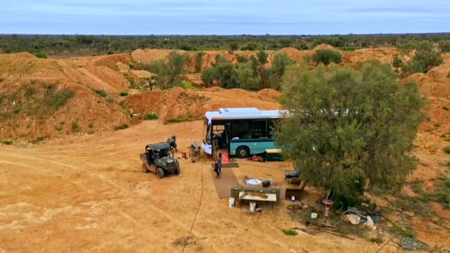Outback Opal Hunters